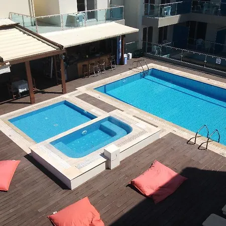 Bristol Sea View 3*