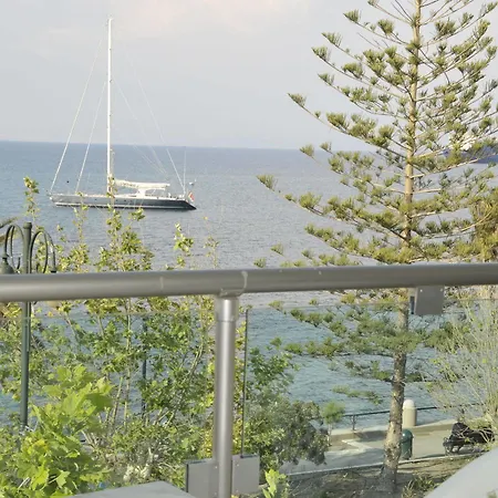 Szálloda Bristol Sea View 3*