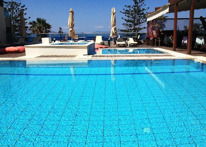 Szálloda Bristol Sea View 3*