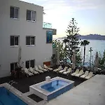 Bristol Sea View Отель